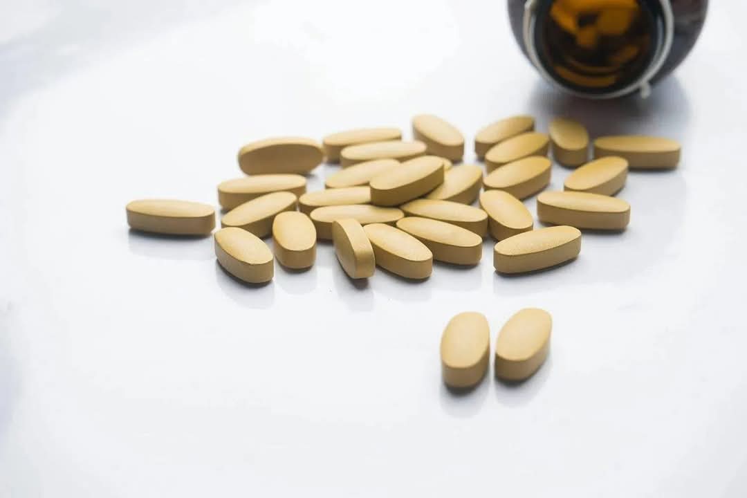 فيتامين «B 12». ⚕️ سبع علامات تدل على نقصه وطرق العلاج